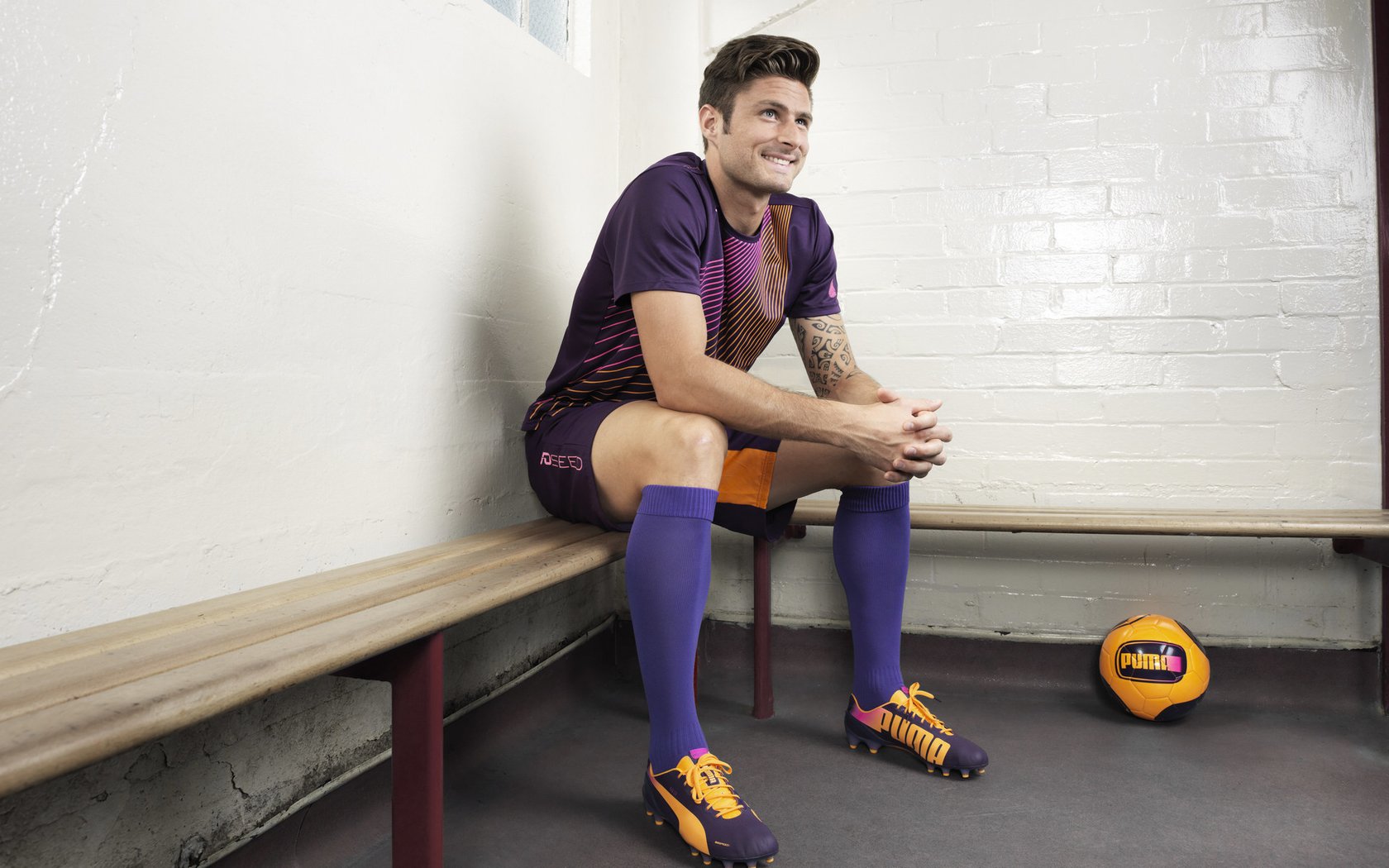 开云体育官网登入-赛事现场：美食汇聚与运动气氛融合，美食和运动结合起个主题